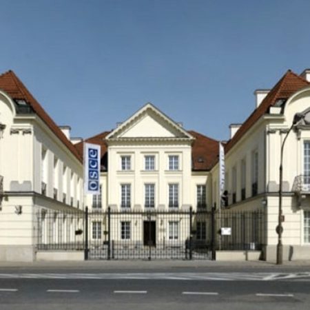 Pałac Młodziejowskiego w Warszawie – cyklinowanie parkietu w pomieszczeniach biurowych obrazek cykliniarze parkieciarze