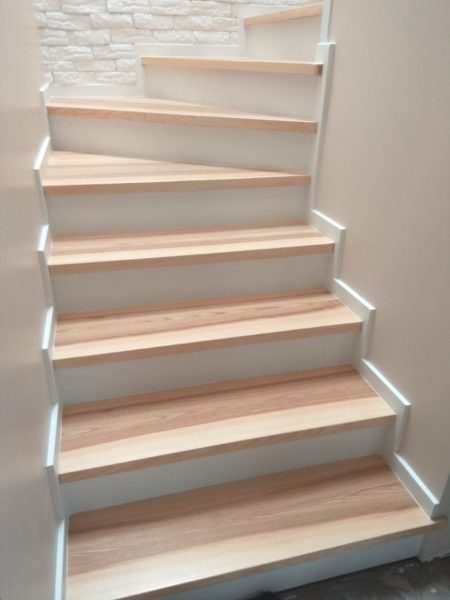 Renowacja schodów jesionowych
