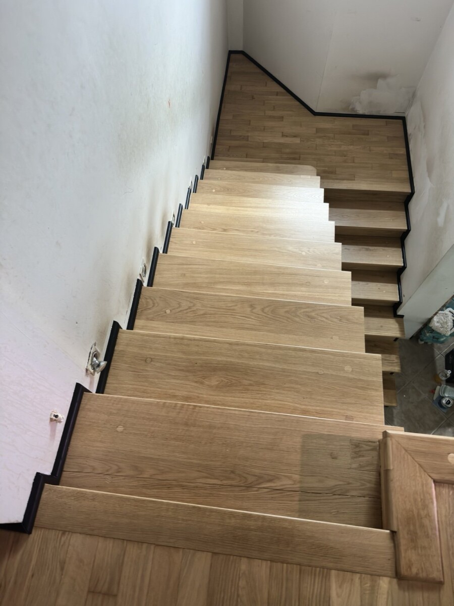 Renowacja schodów dębowych obrazek cykliniarze parkieciarze aktualnosci